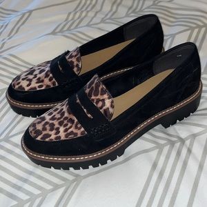 NWOT Leopard print loafers